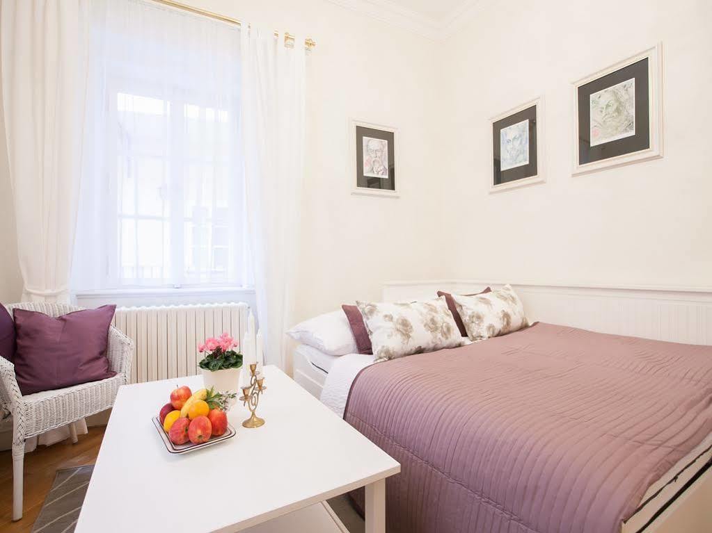 Apartment Historic Center Prag